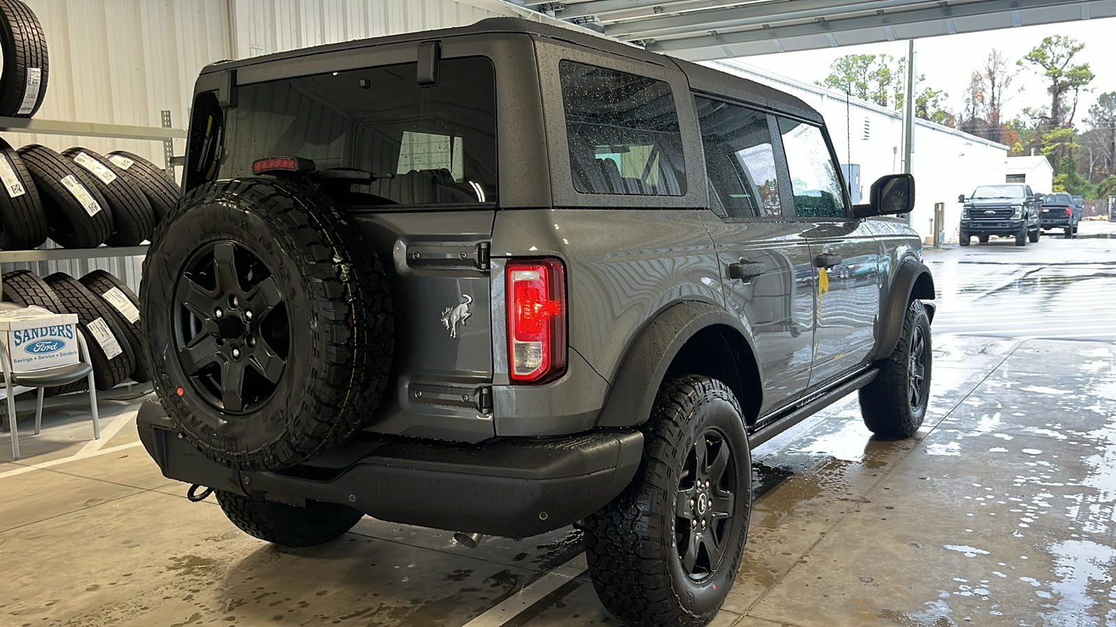 2024 Ford Bronco Black Diamond 26