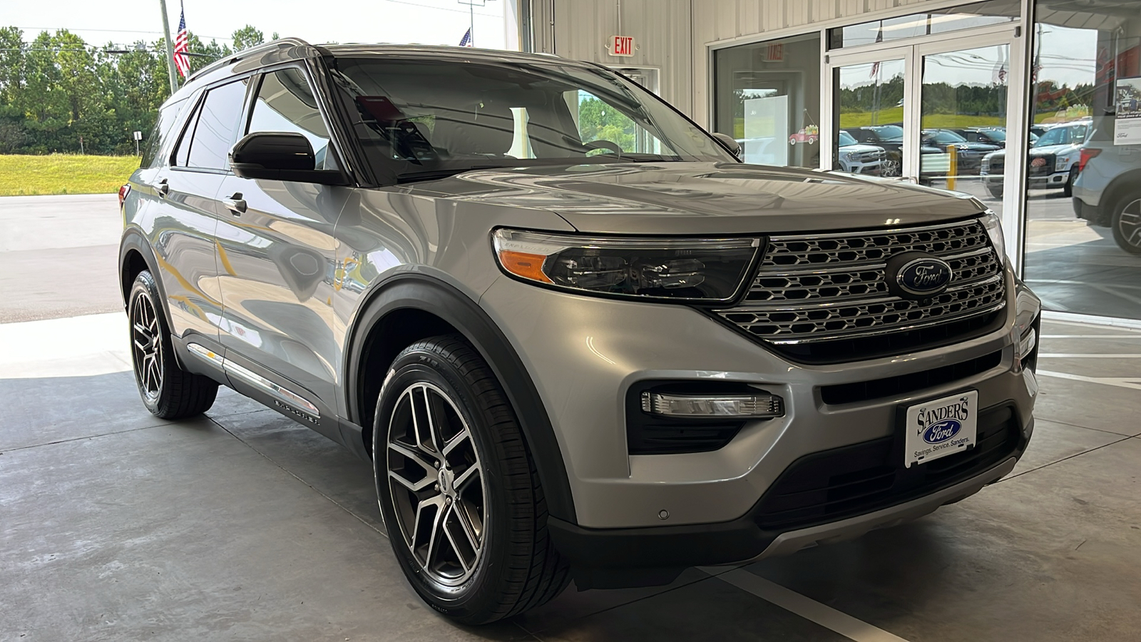 2021 Ford Explorer Limited 1