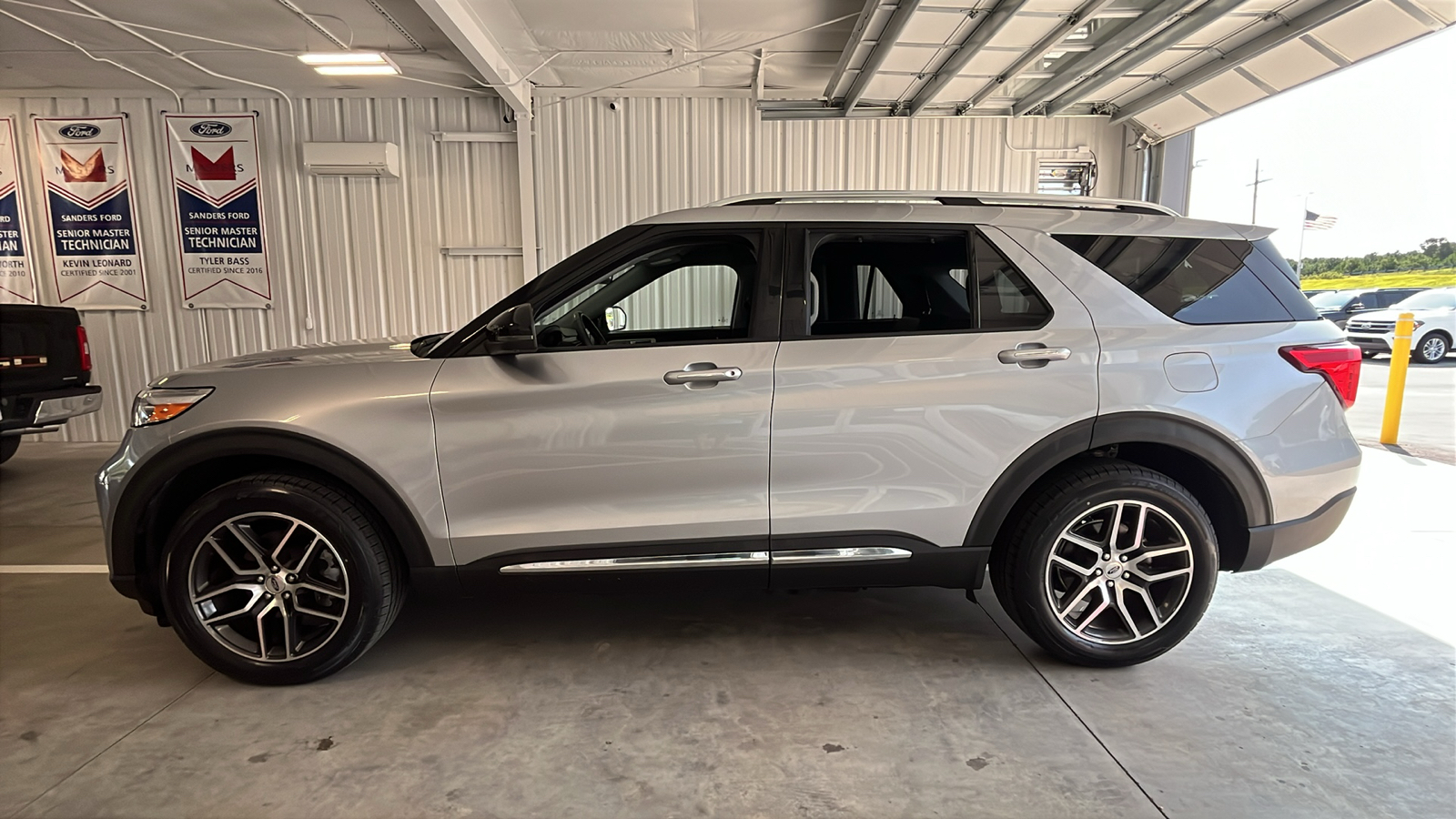 2021 Ford Explorer Limited 4