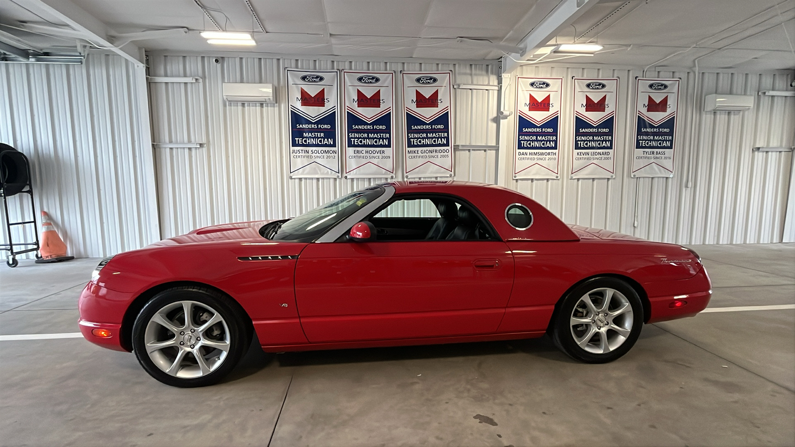 2003 Ford Thunderbird  4