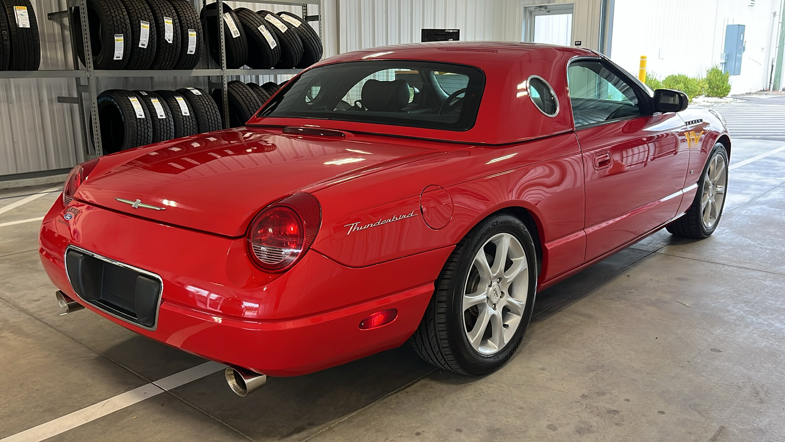 2003 Ford Thunderbird  22