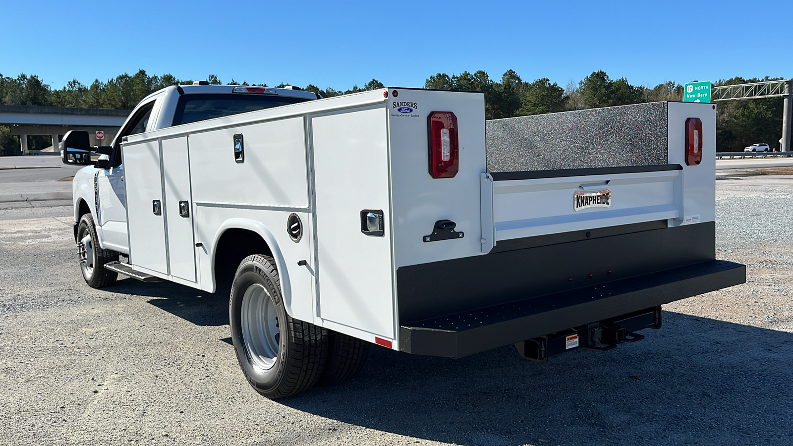 2023 Ford Super Duty F-350 DRW XL 21