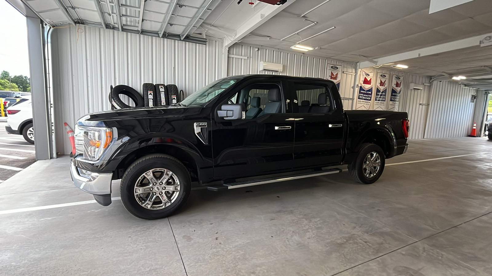 2023 Ford F-150 XLT 4