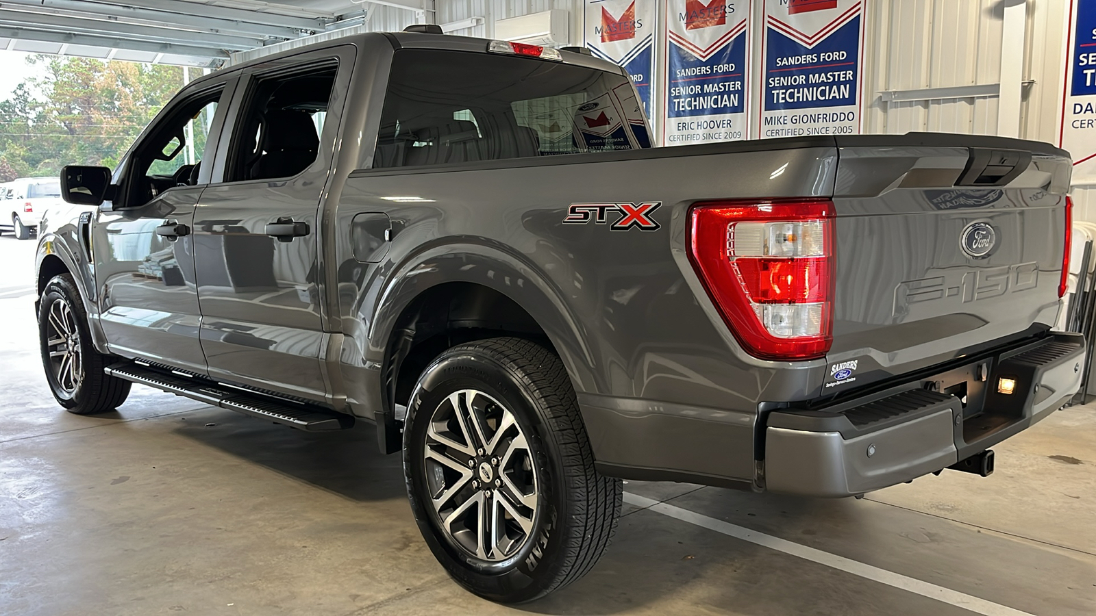 2023 Ford F-150 XL 22