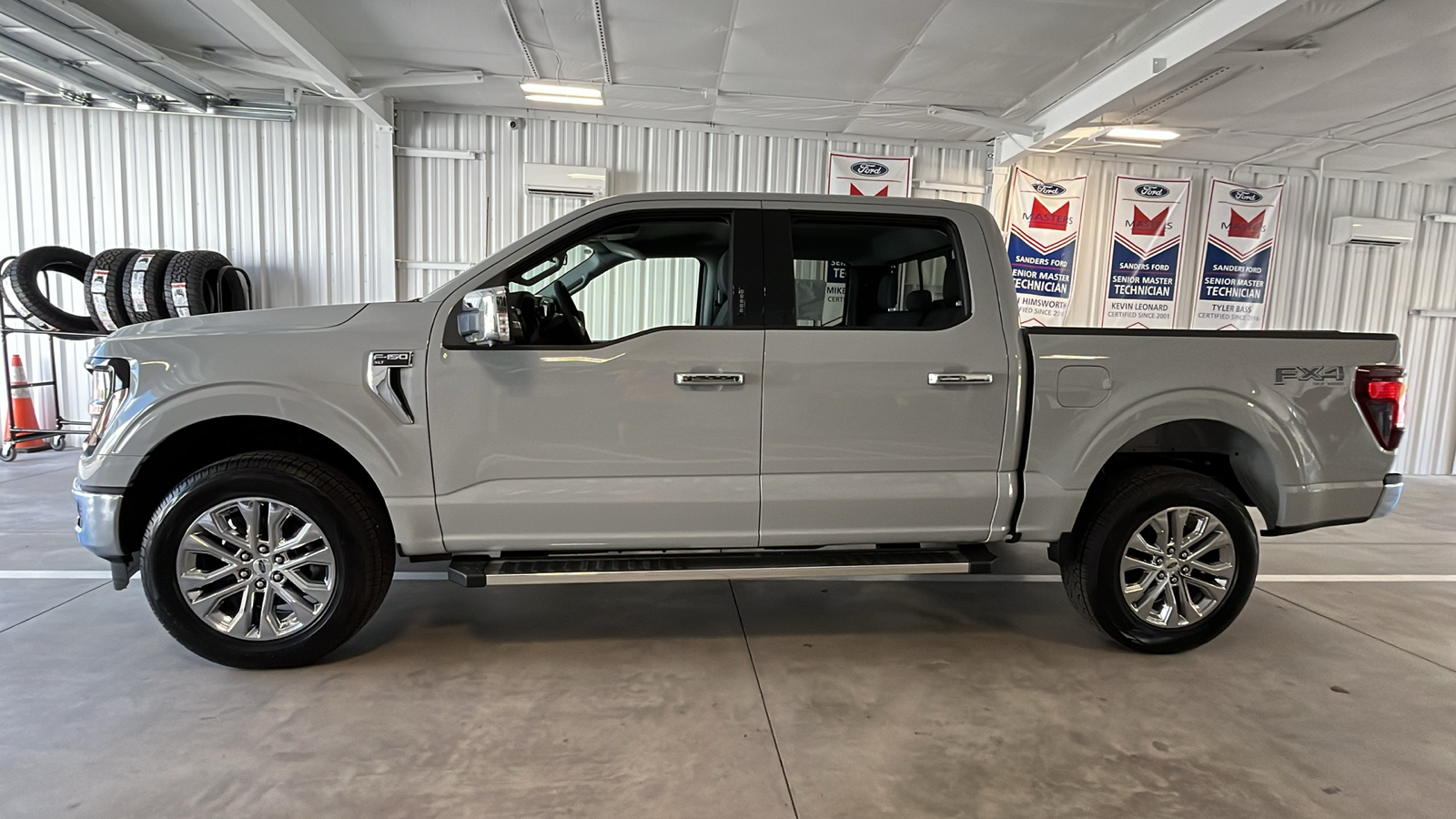 2024 Ford F-150 XLT 4