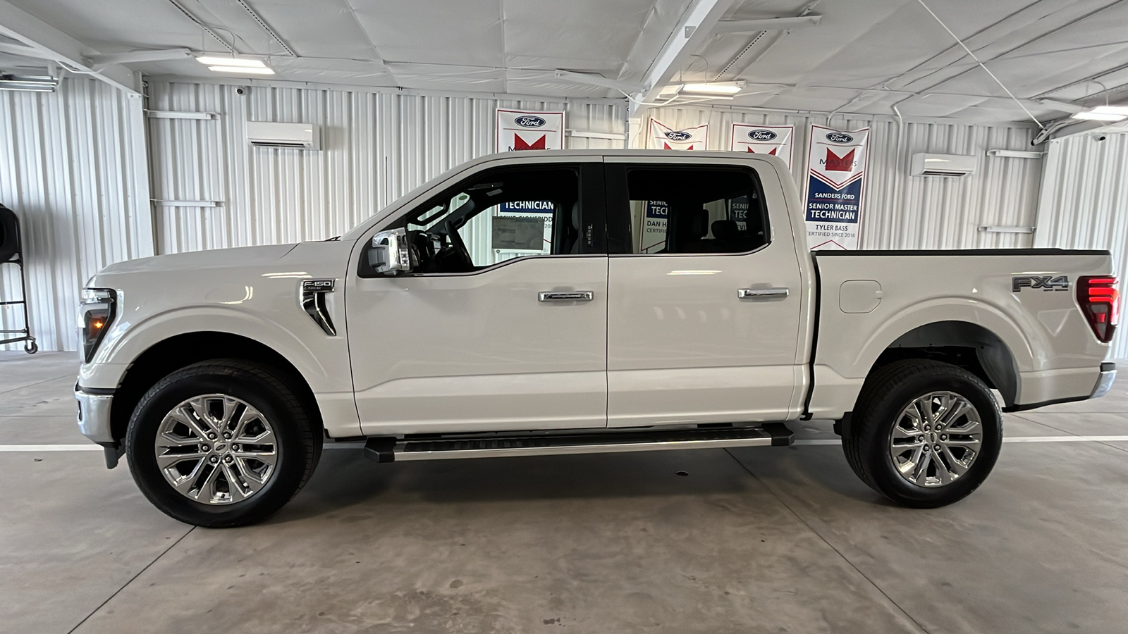 2024 Ford F-150 LARIAT 4