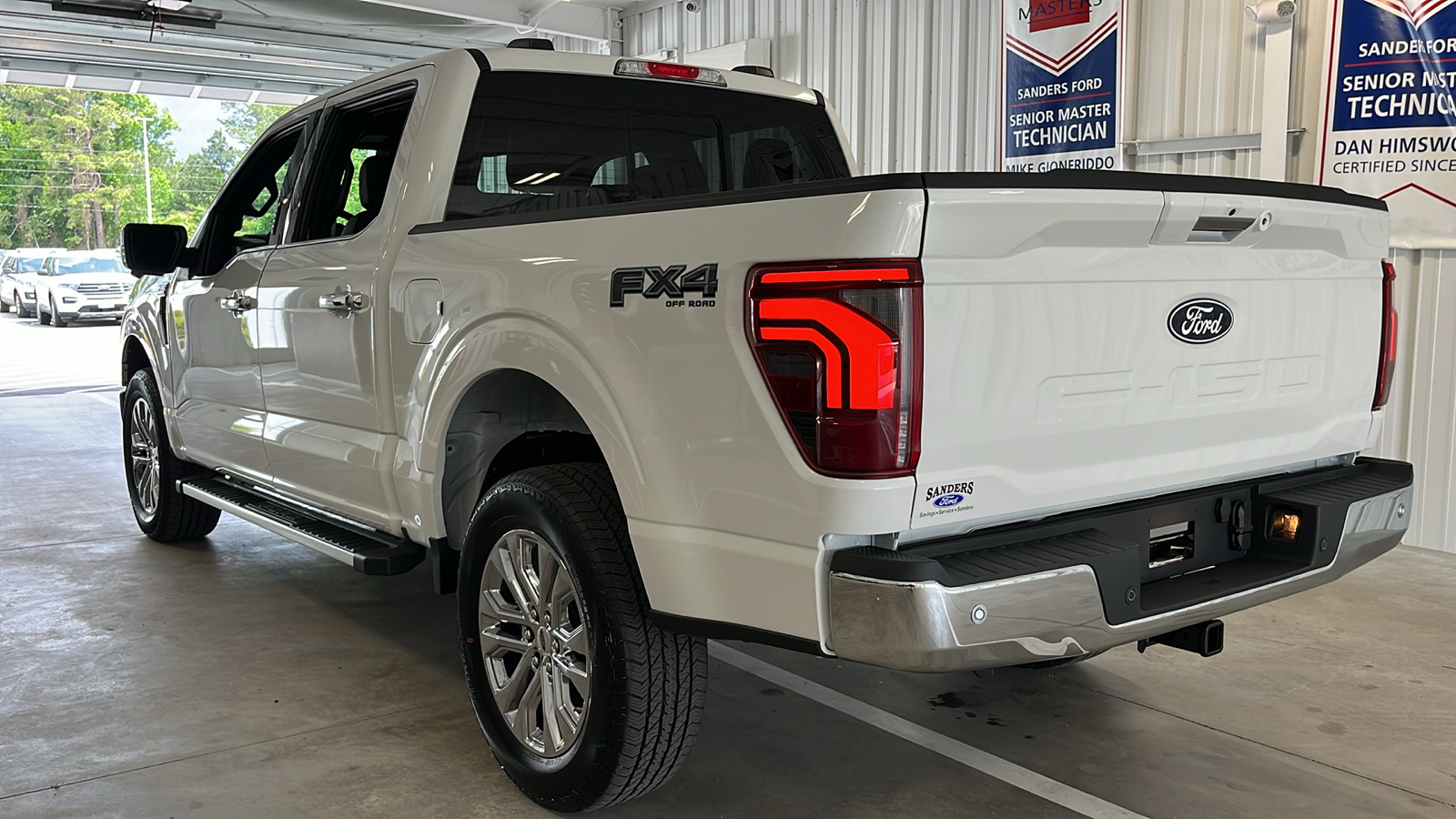 2024 Ford F-150 LARIAT 26