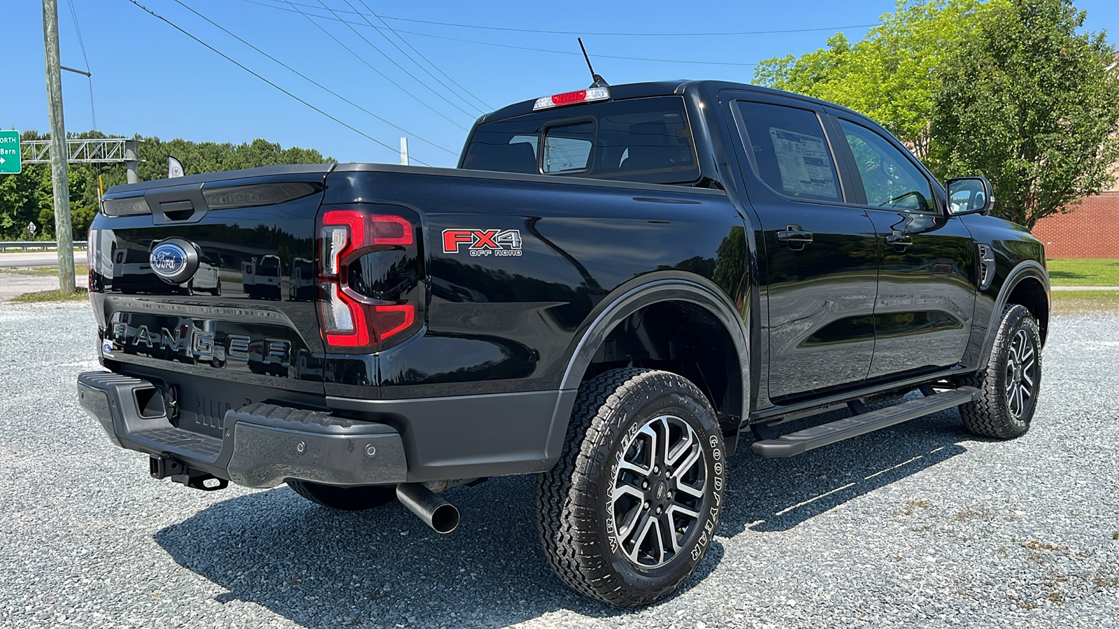 2024 Ford Ranger LARIAT 23