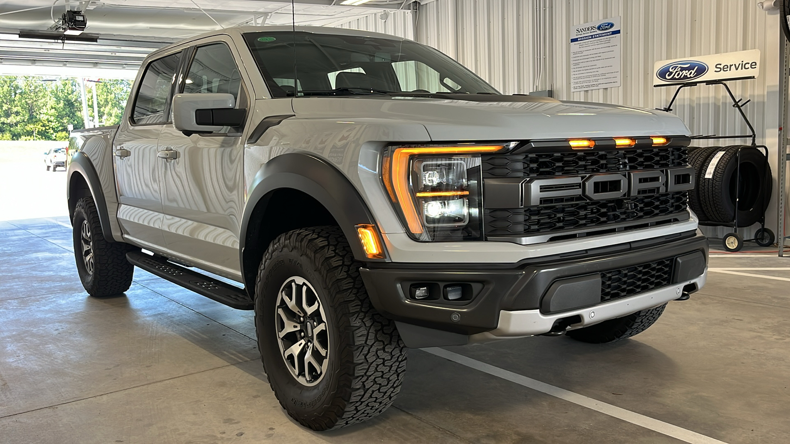 2023 Ford F-150 Raptor 1