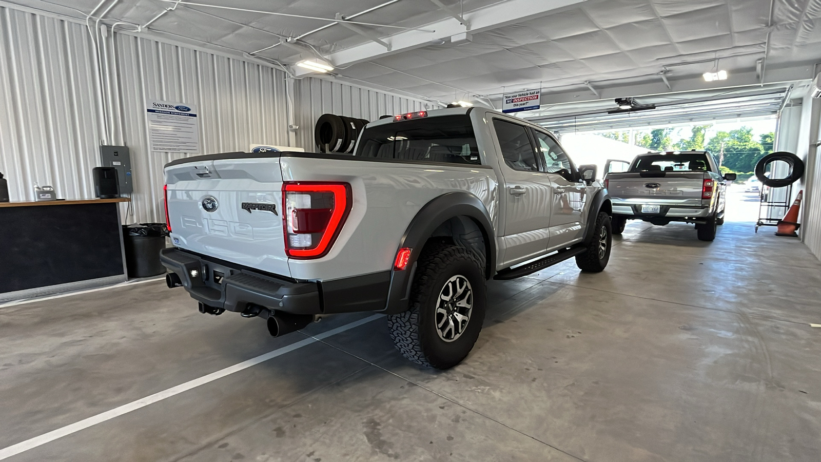 2023 Ford F-150 Raptor 30