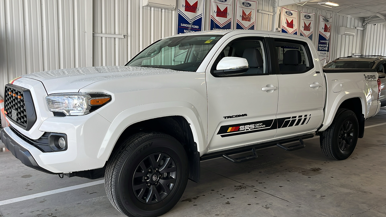 2023 Toyota Tacoma 4WD  3