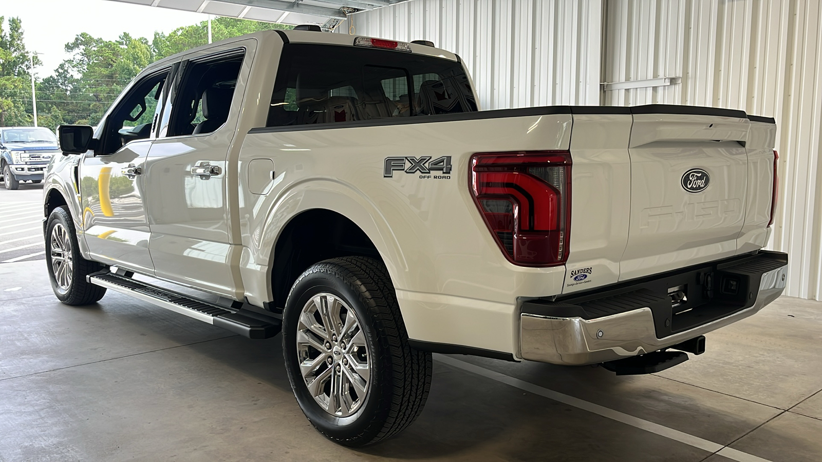 2024 Ford F-150 LARIAT 25