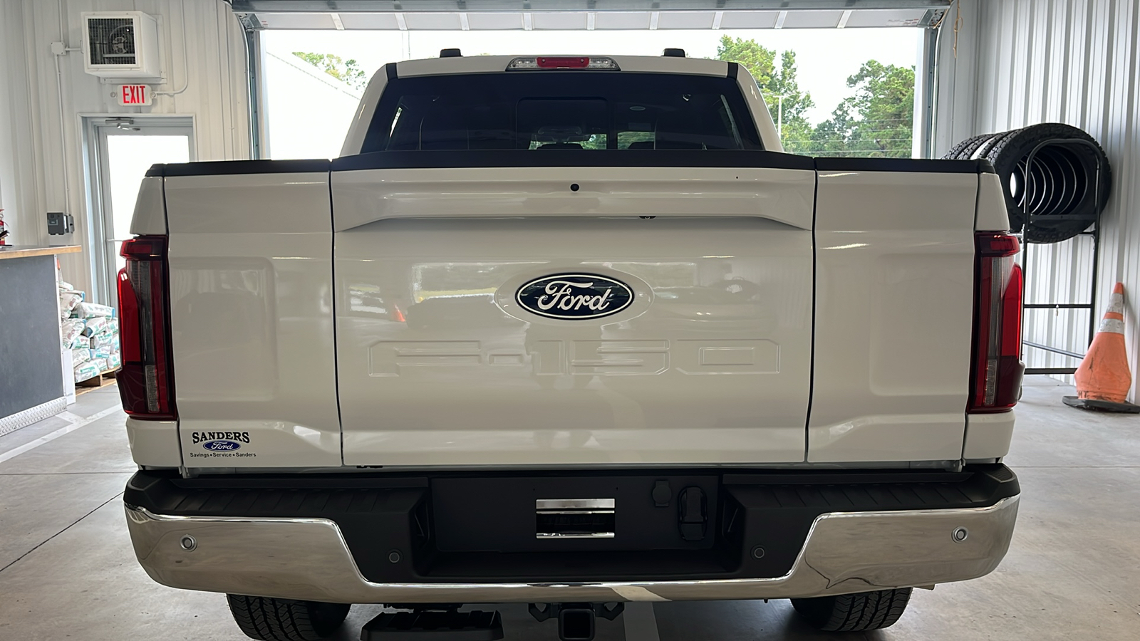 2024 Ford F-150 LARIAT 26