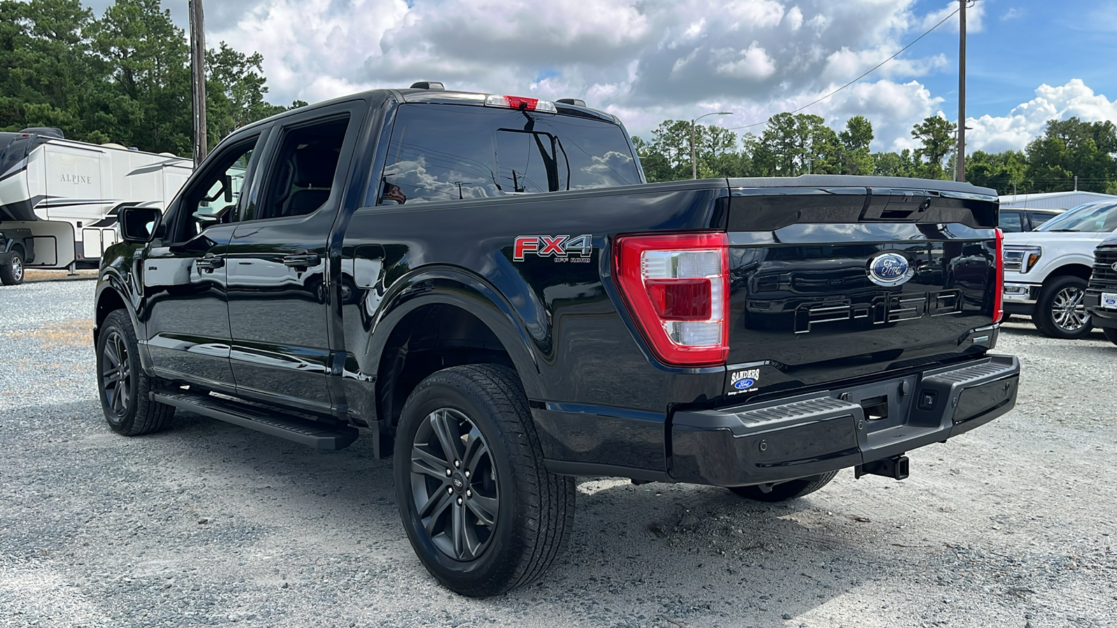 2023 Ford F-150 LARIAT 24