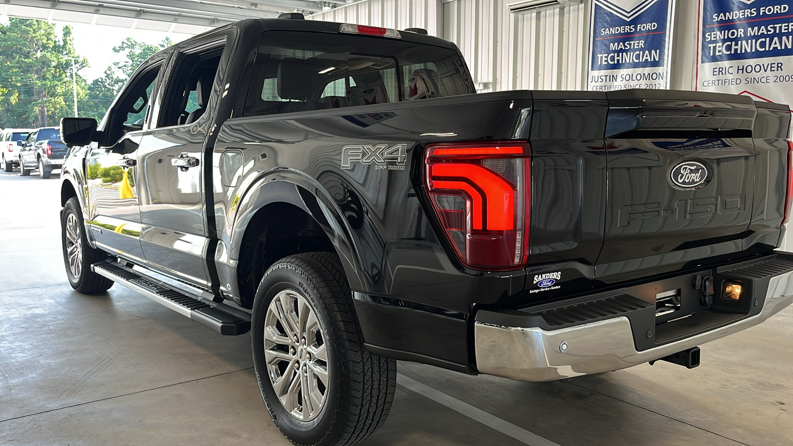 2024 Ford F-150 LARIAT 26