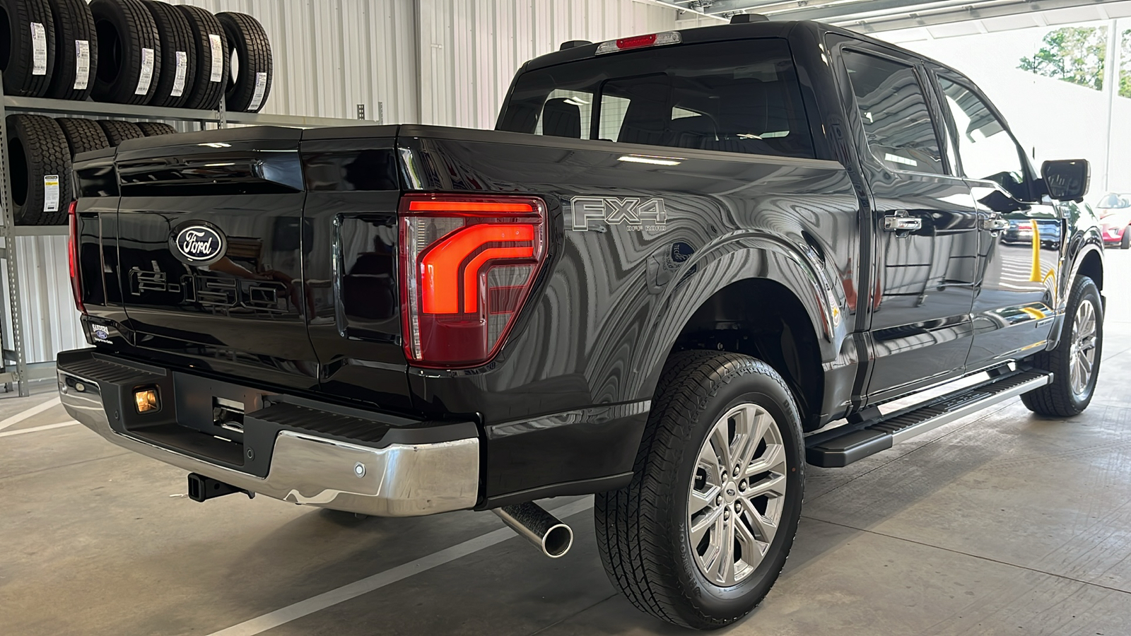 2024 Ford F-150 LARIAT 28