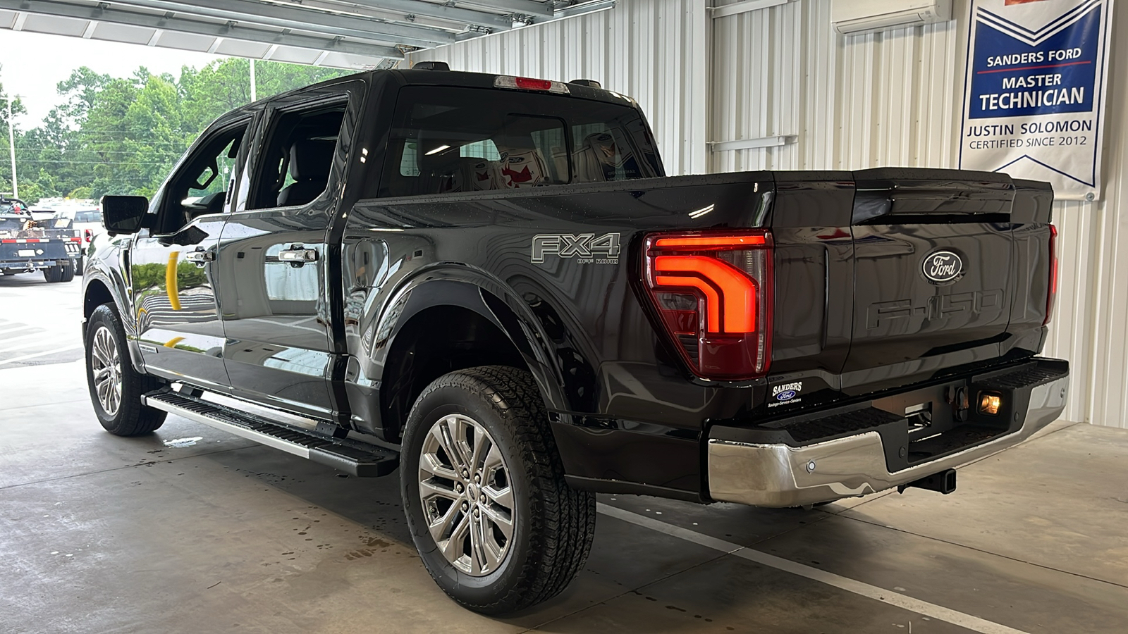 2024 Ford F-150 LARIAT 26