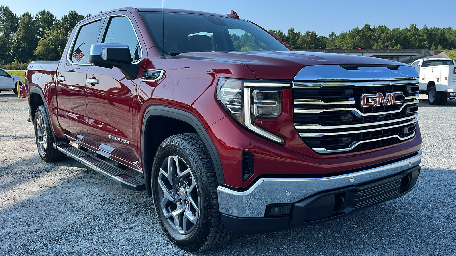 2022 GMC Sierra 1500 SLT 1