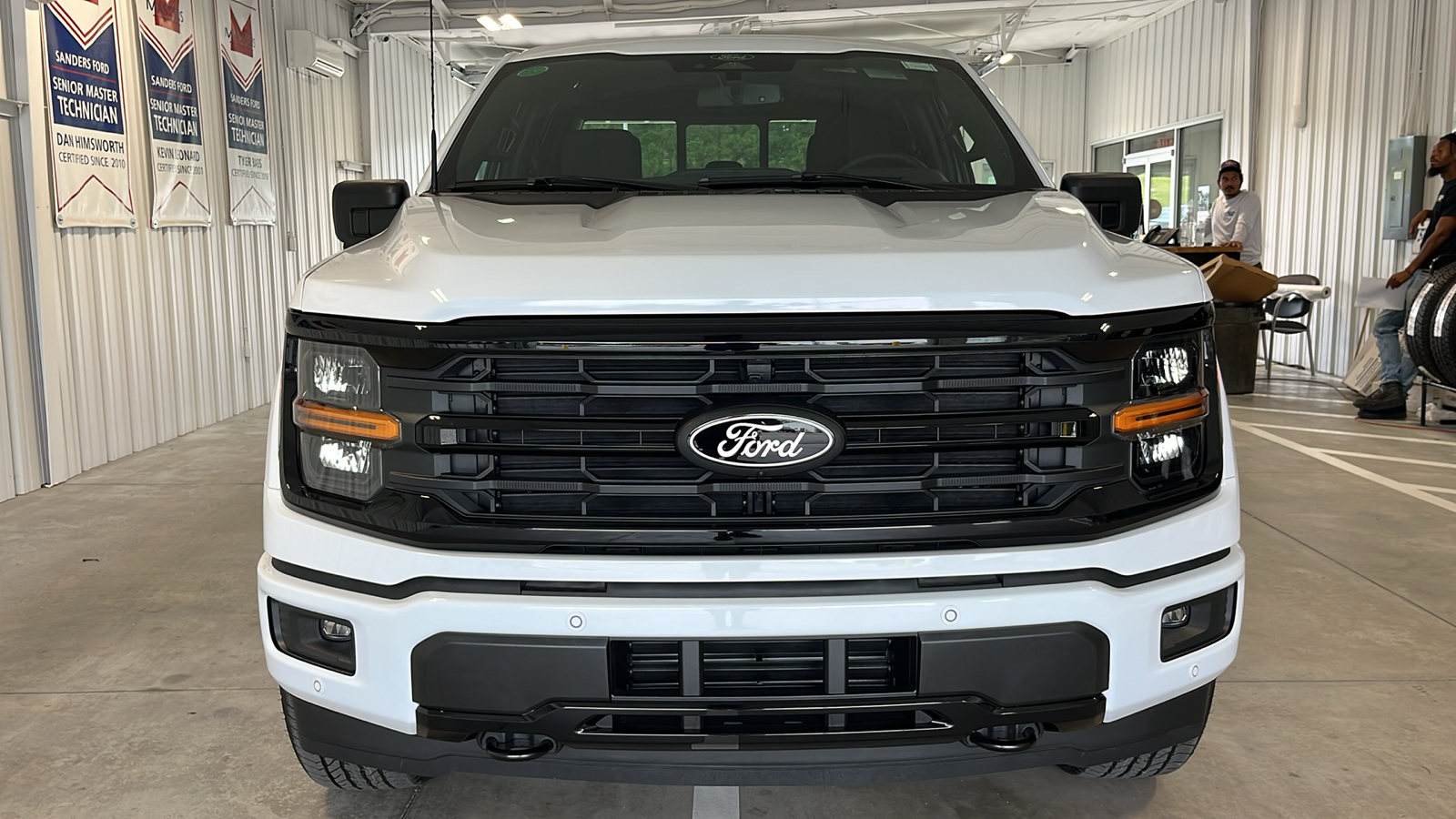 2024 Ford F-150 XLT 2