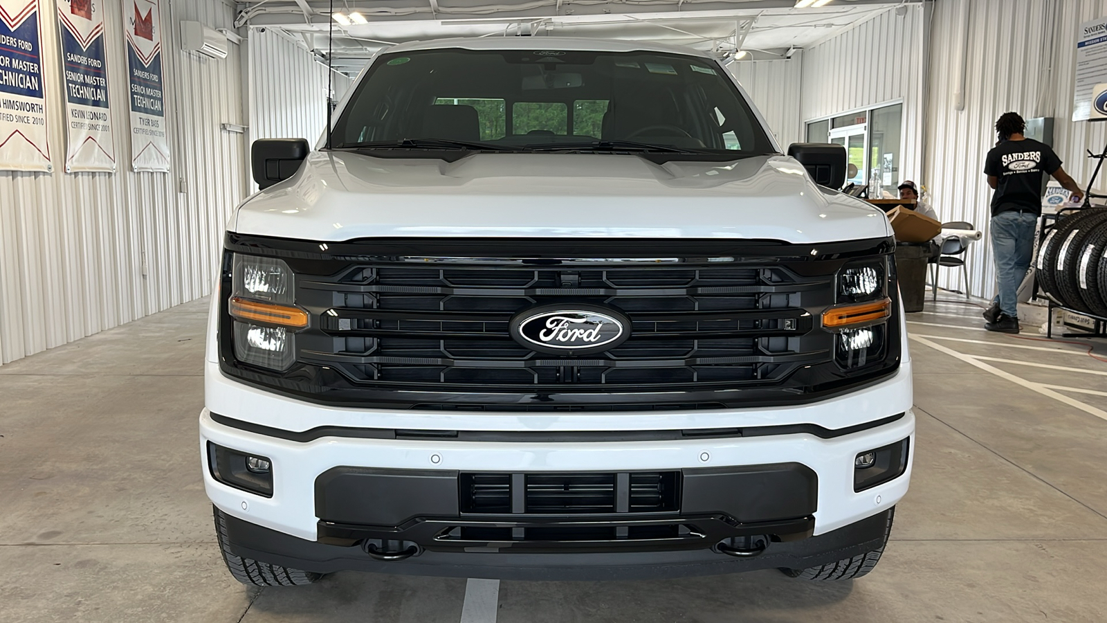 2024 Ford F-150 XLT 2