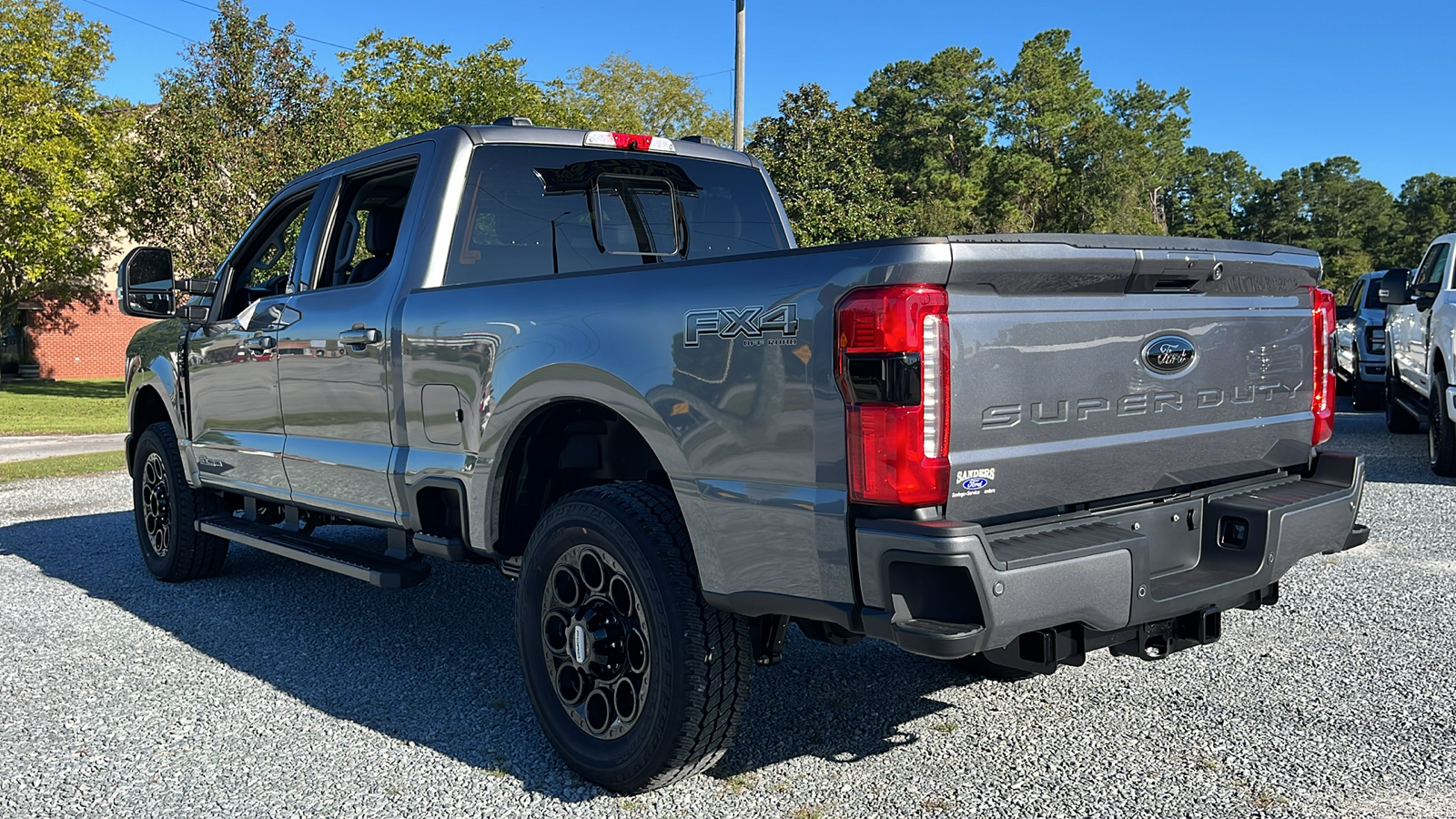 2024 Ford Super Duty F-250 SRW LARIAT 27