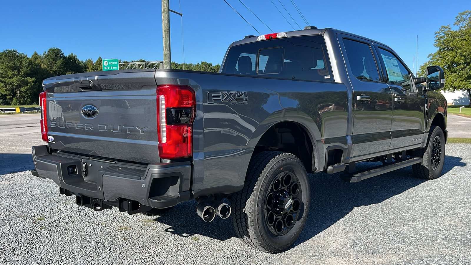 2024 Ford Super Duty F-250 SRW LARIAT 29