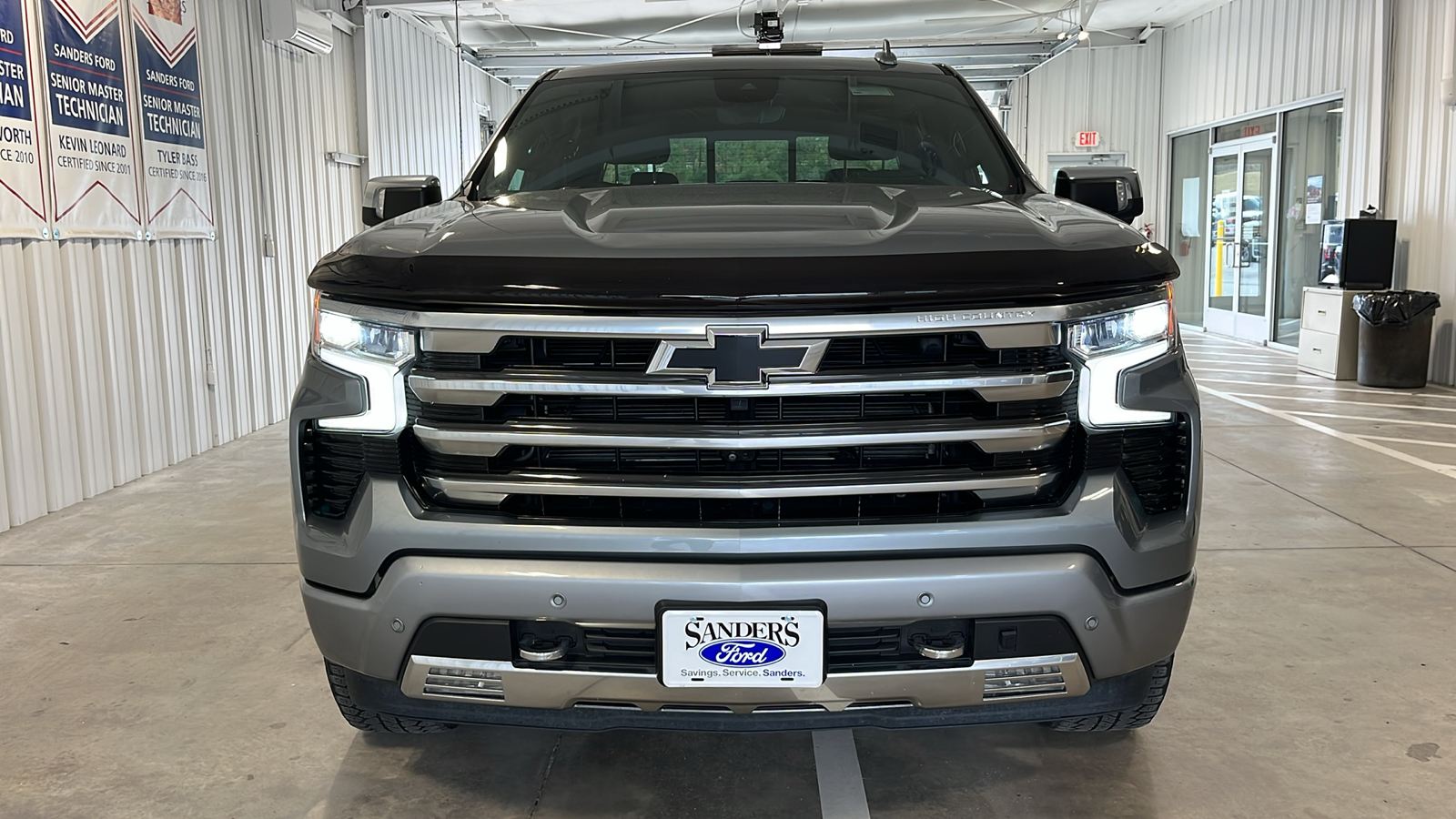 2023 Chevrolet Silverado 1500 High Country 2