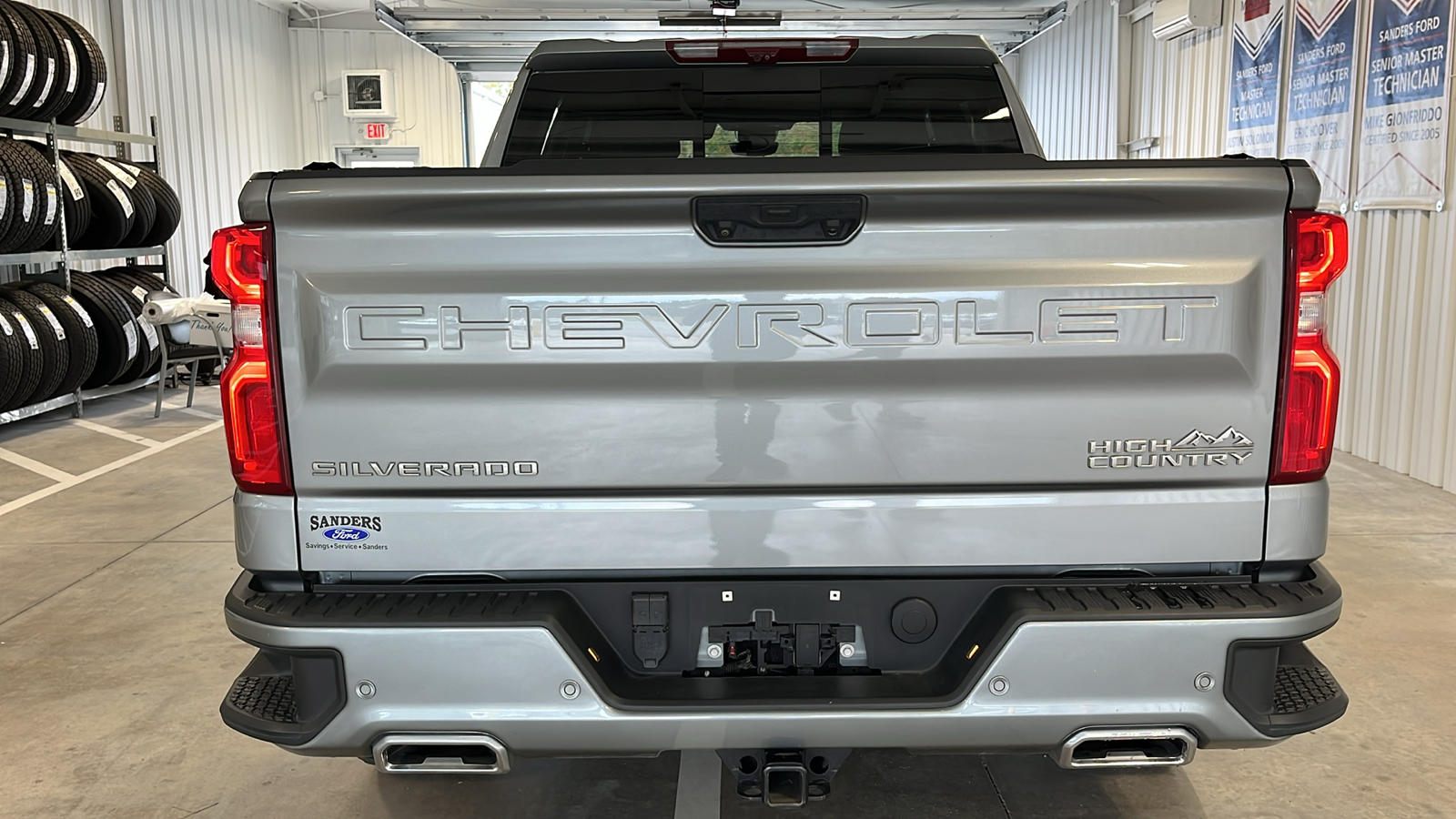 2023 Chevrolet Silverado 1500 High Country 24