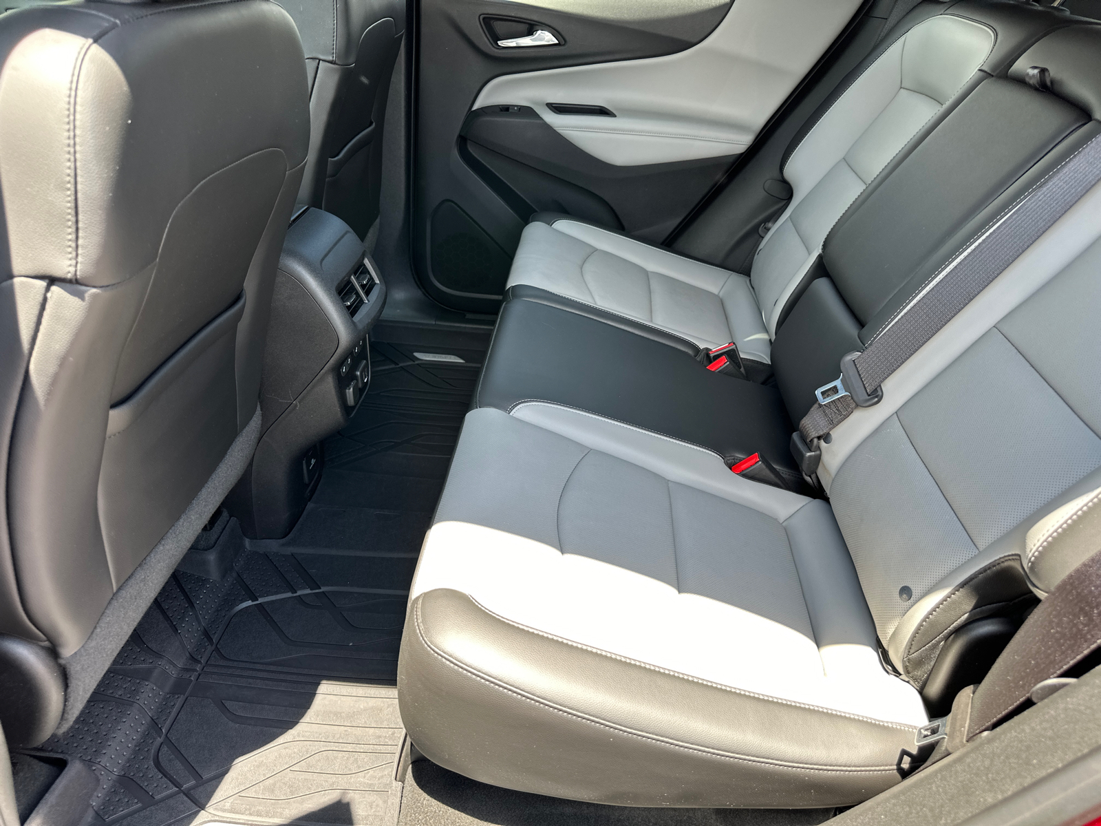 2018 Chevrolet Equinox Premier 22