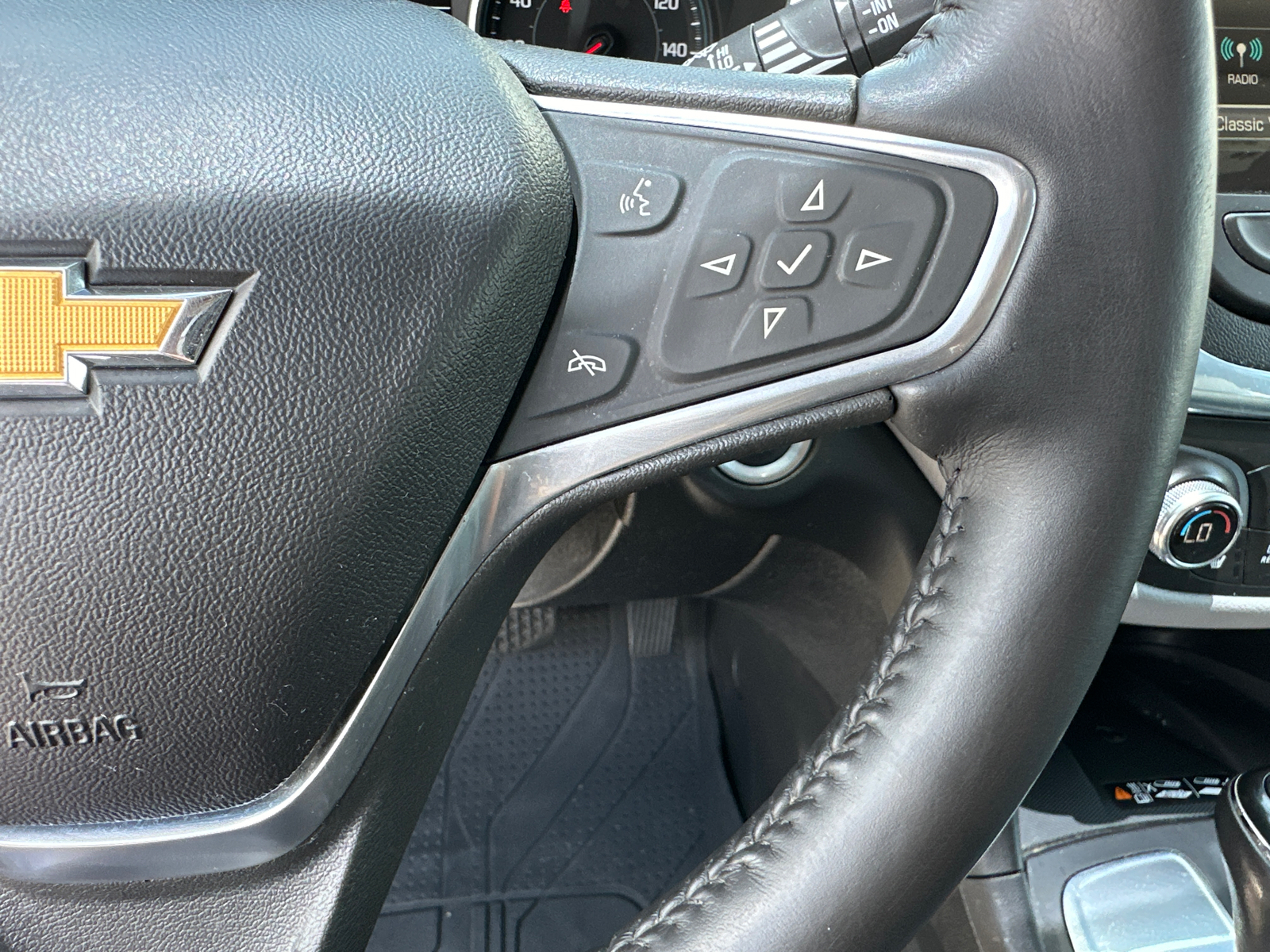 2018 Chevrolet Equinox Premier 27