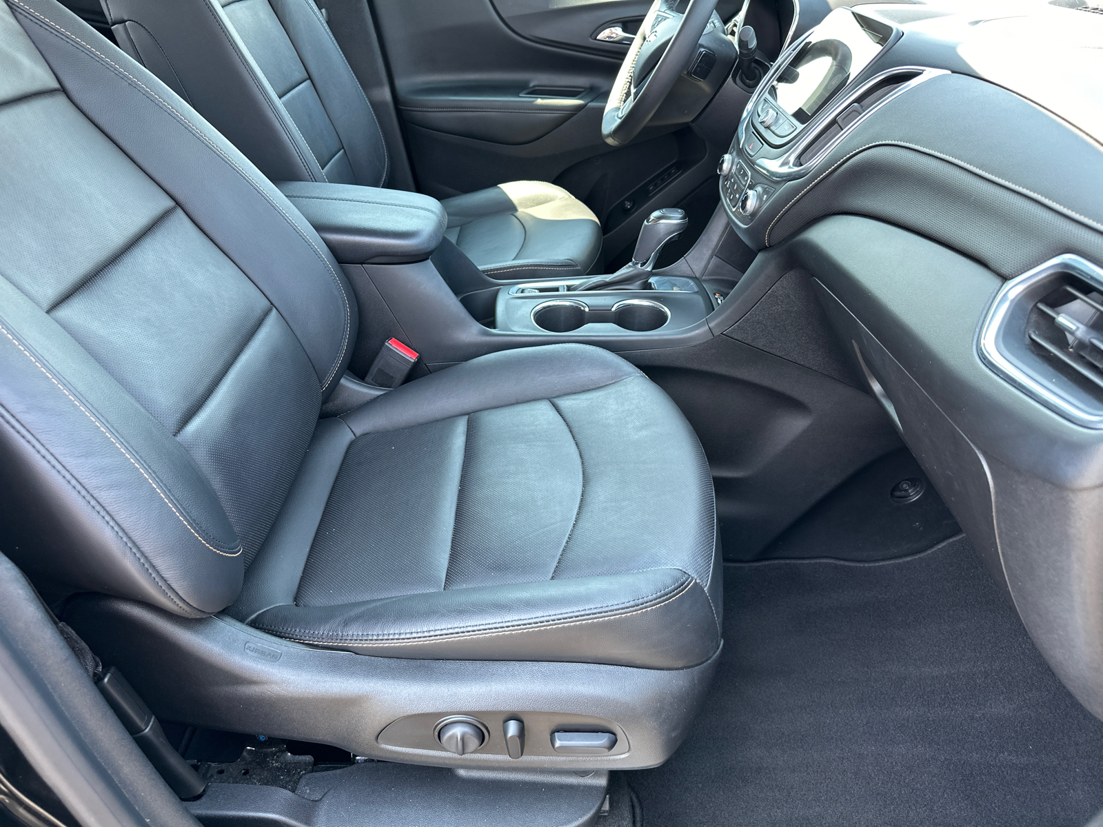 2019 Chevrolet Equinox Premier 14