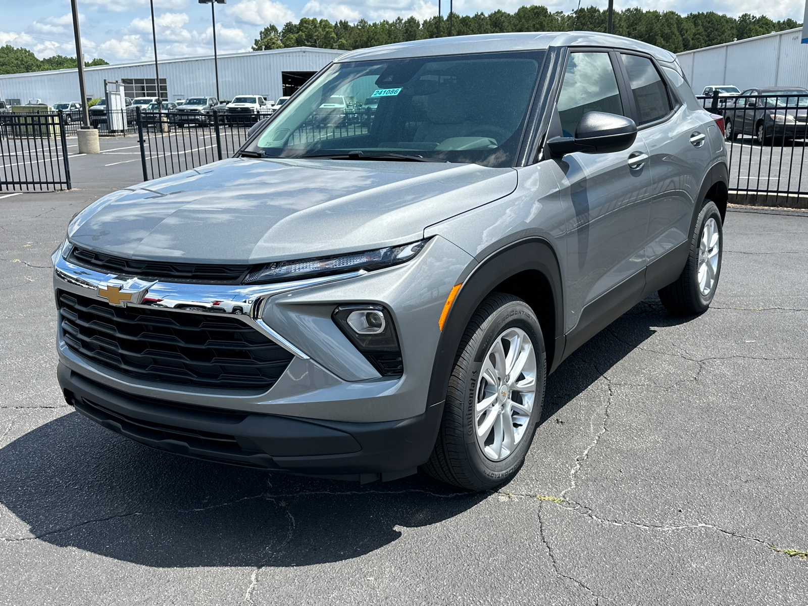 2024 Chevrolet TrailBlazer LS 2