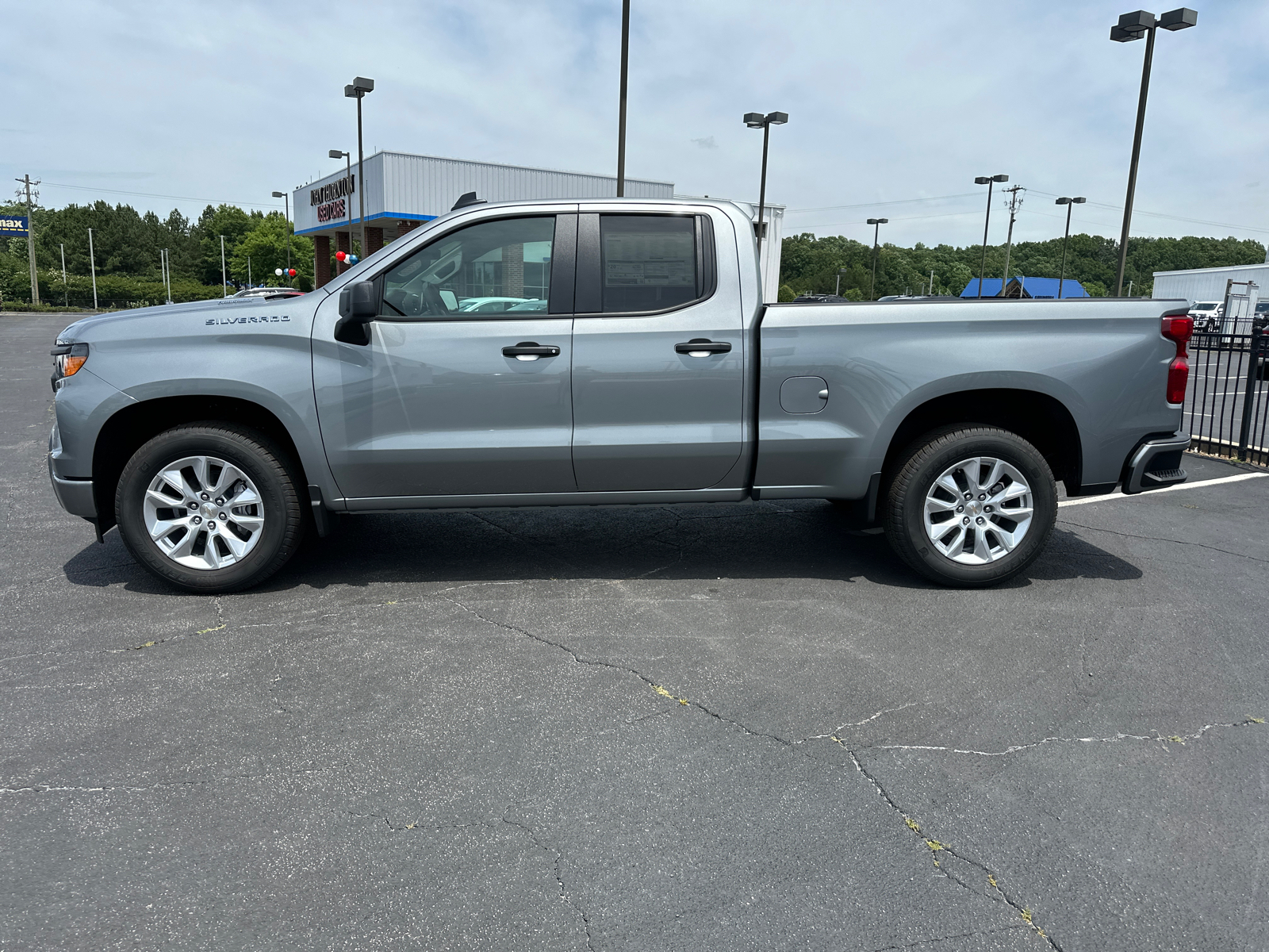 2024 Chevrolet Silverado 1500 Custom 9