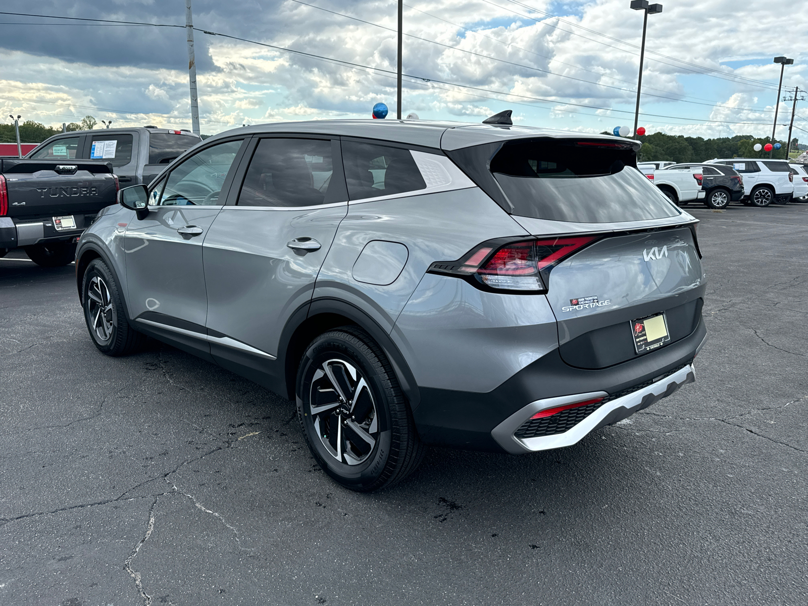 2023 Kia Sportage Hybrid LX 8