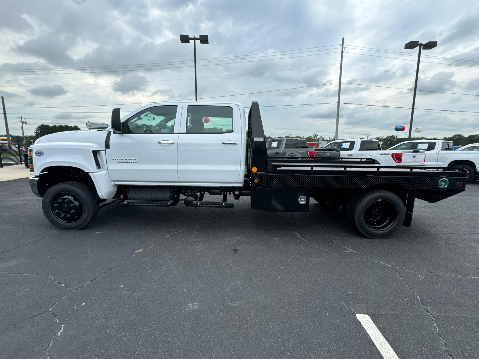 2024 Chevrolet Silverado 4500HD Work Truck 9