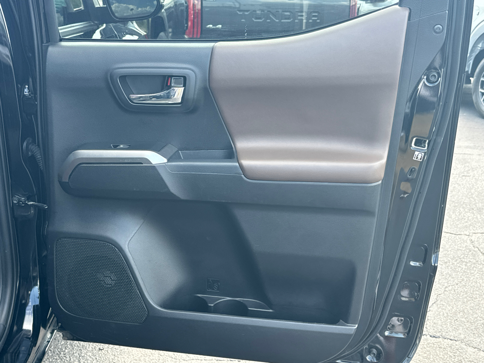 2019 Toyota Tacoma Limited 17