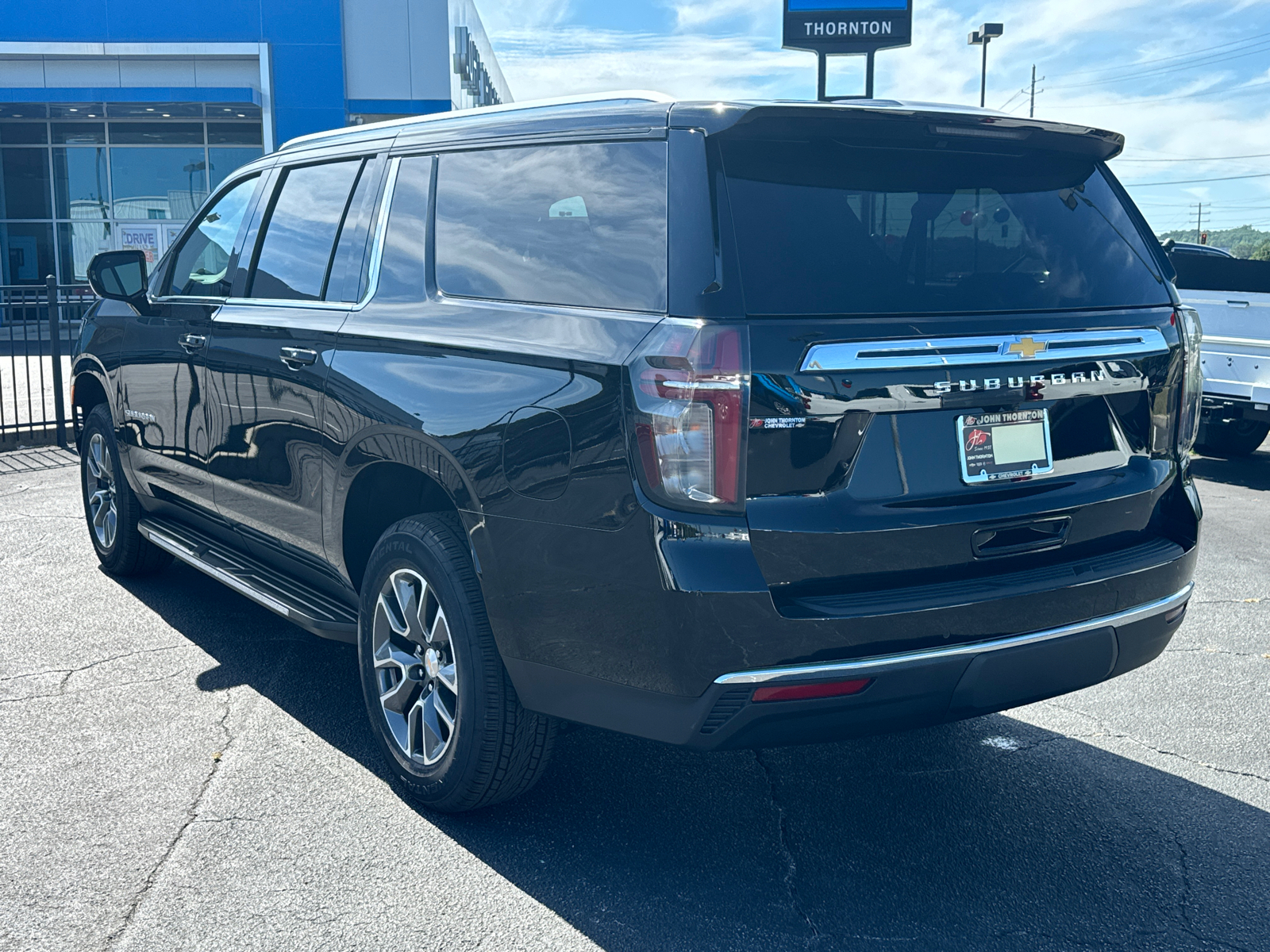 2024 Chevrolet Suburban LS 8