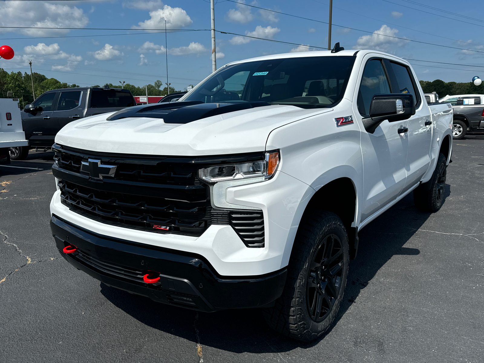 2024 Chevrolet Silverado 1500 LT Trail Boss 2