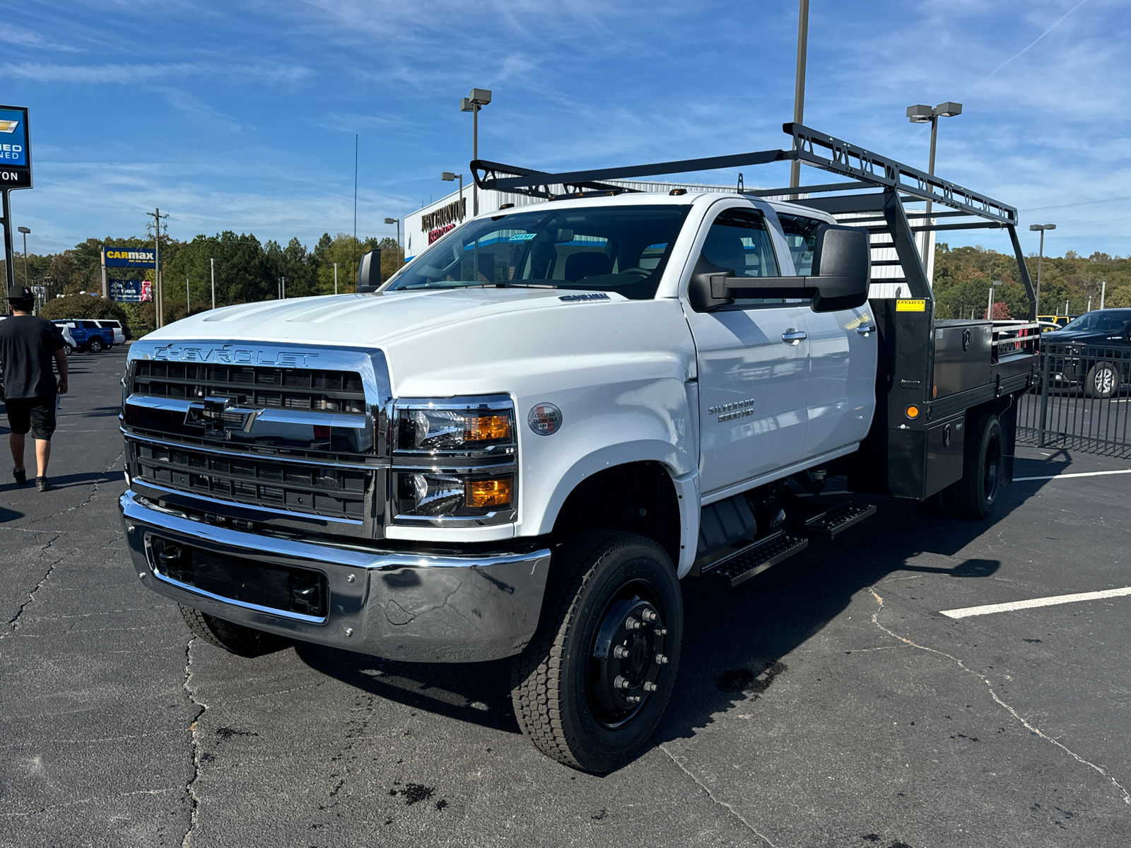 2024 Chevrolet Silverado 4500HD Work Truck 2