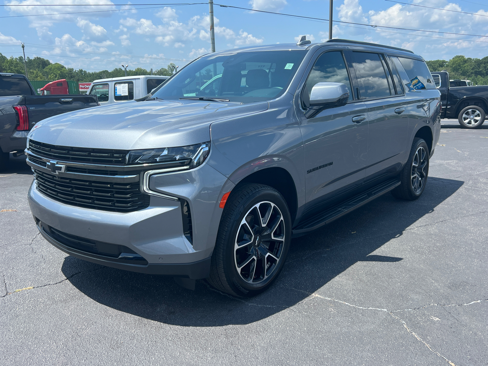 2022 Chevrolet Suburban RST 2