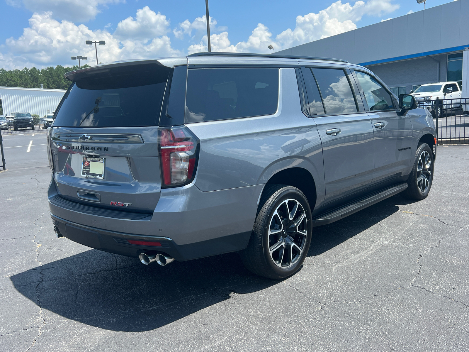 2022 Chevrolet Suburban RST 6