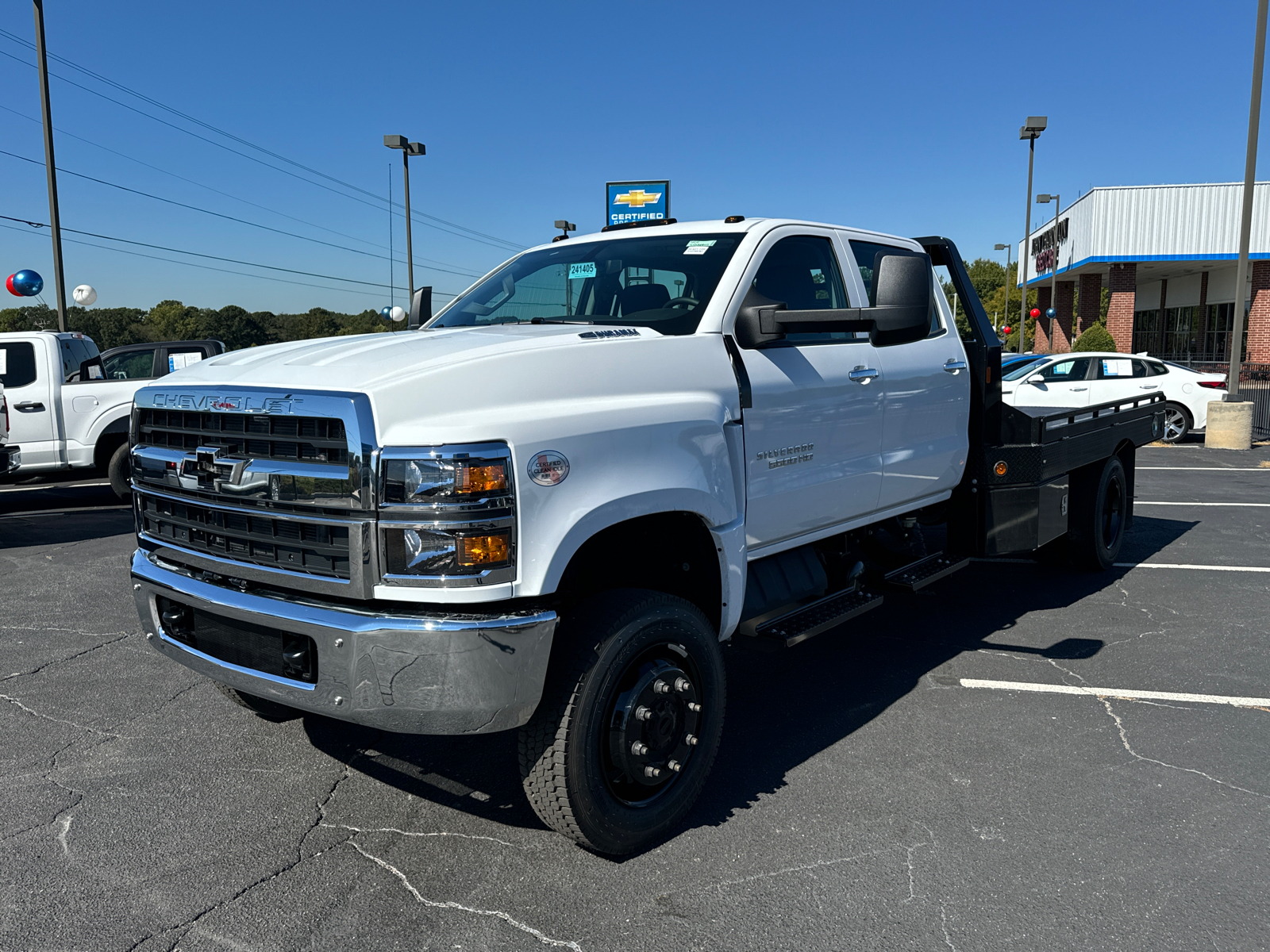 2024 Chevrolet Silverado 4500HD Work Truck 2