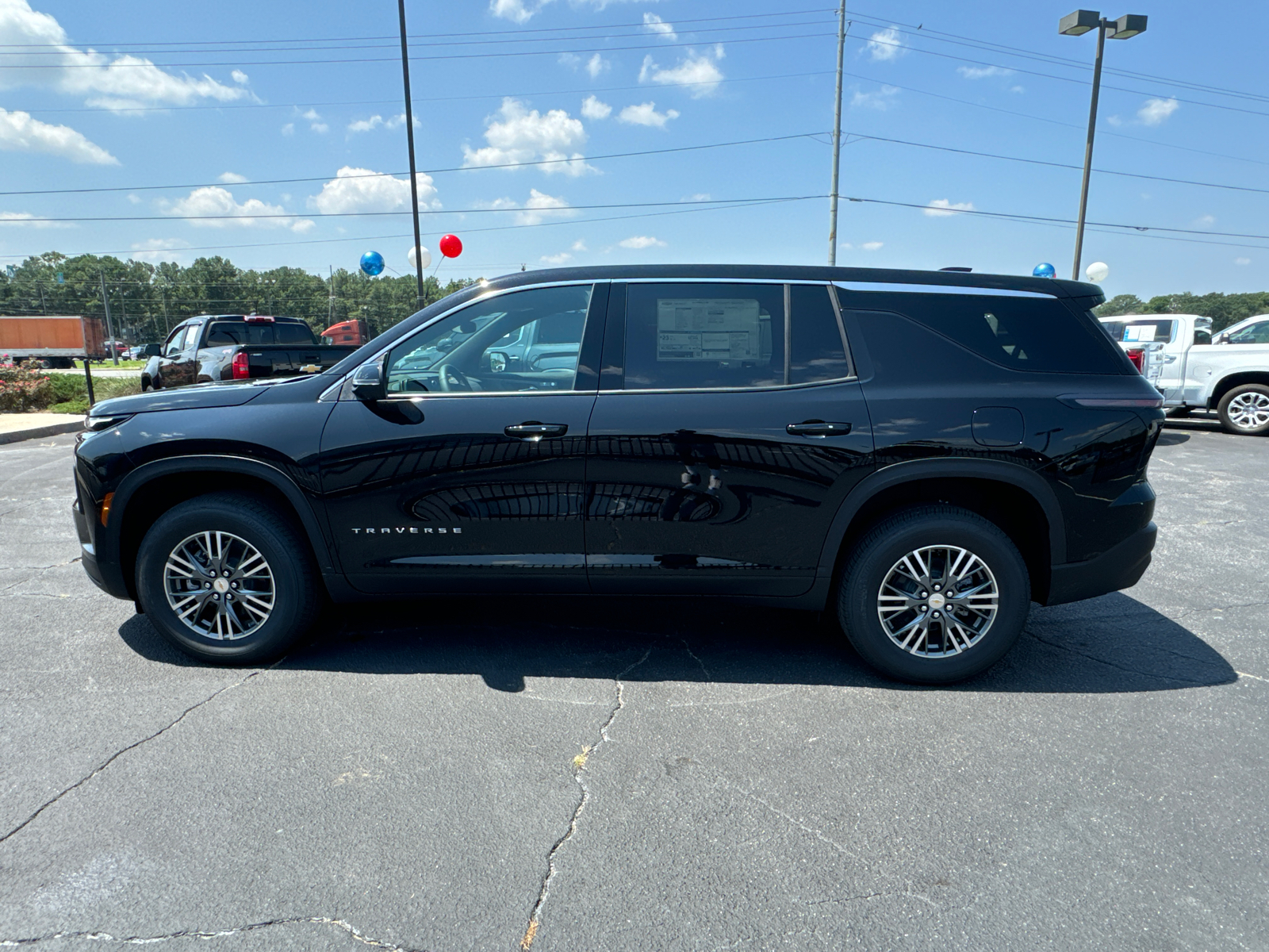 2024 Chevrolet Traverse LS 9