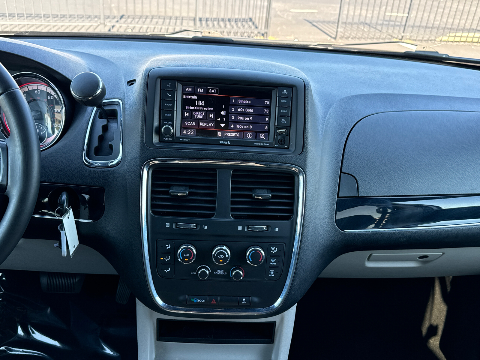 2019 Dodge Grand Caravan SXT 26