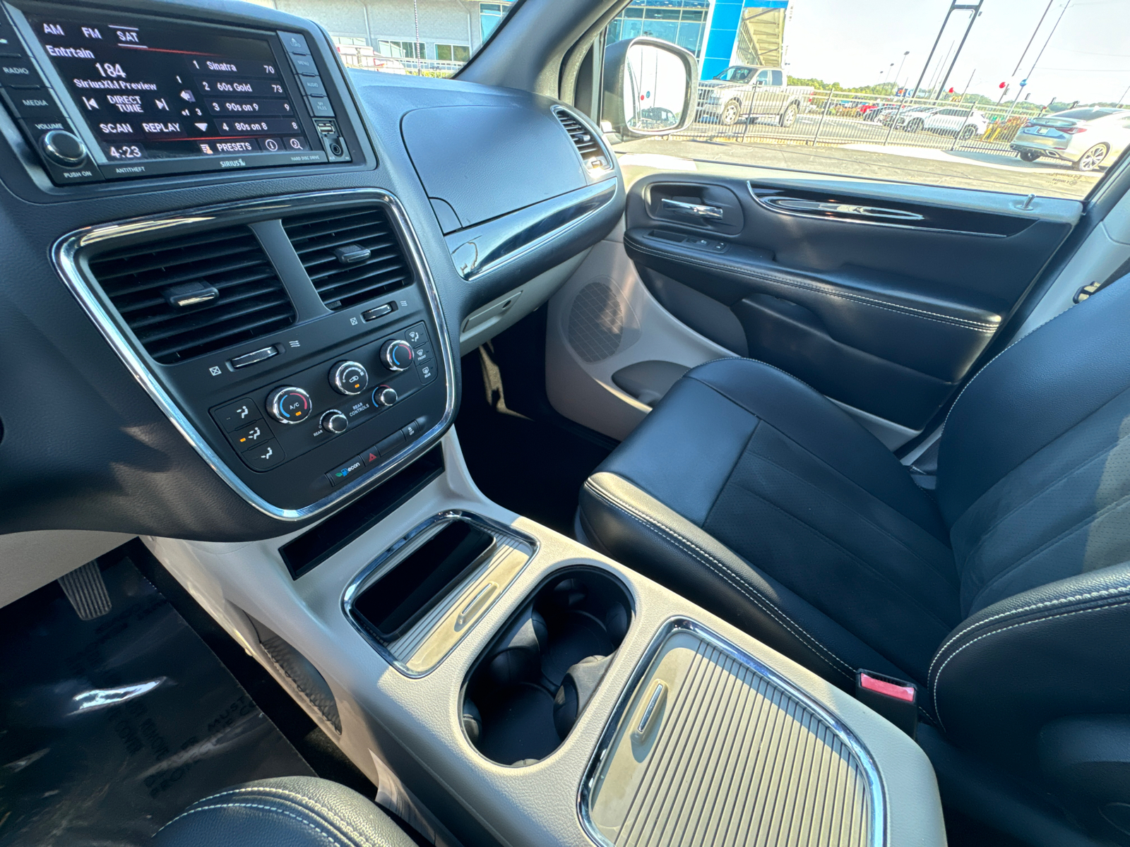 2019 Dodge Grand Caravan SXT 28