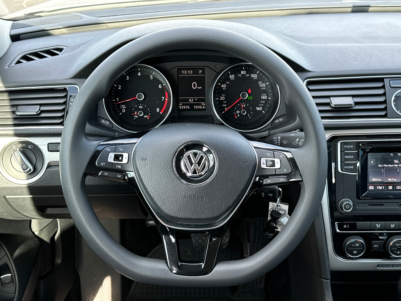 2017 Volkswagen Passat 1.8T S 26