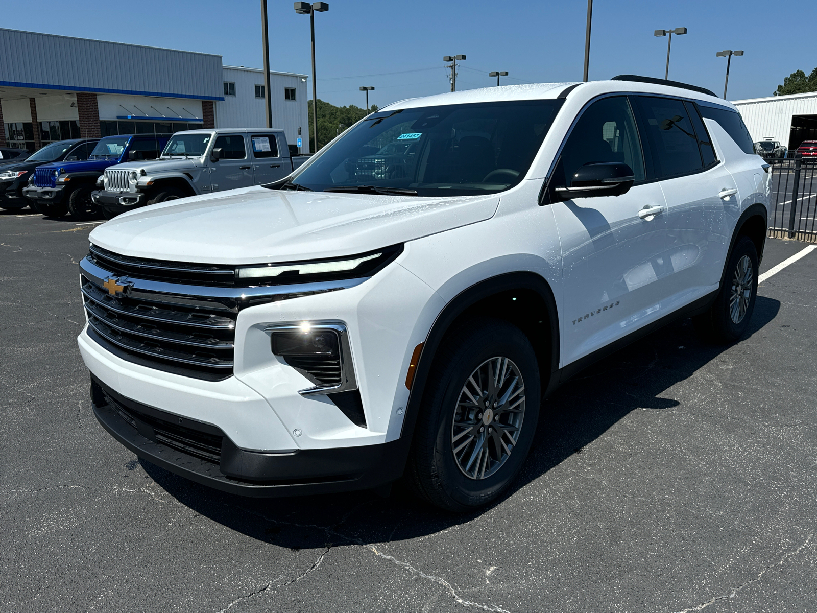 2024 Chevrolet Traverse LT 2