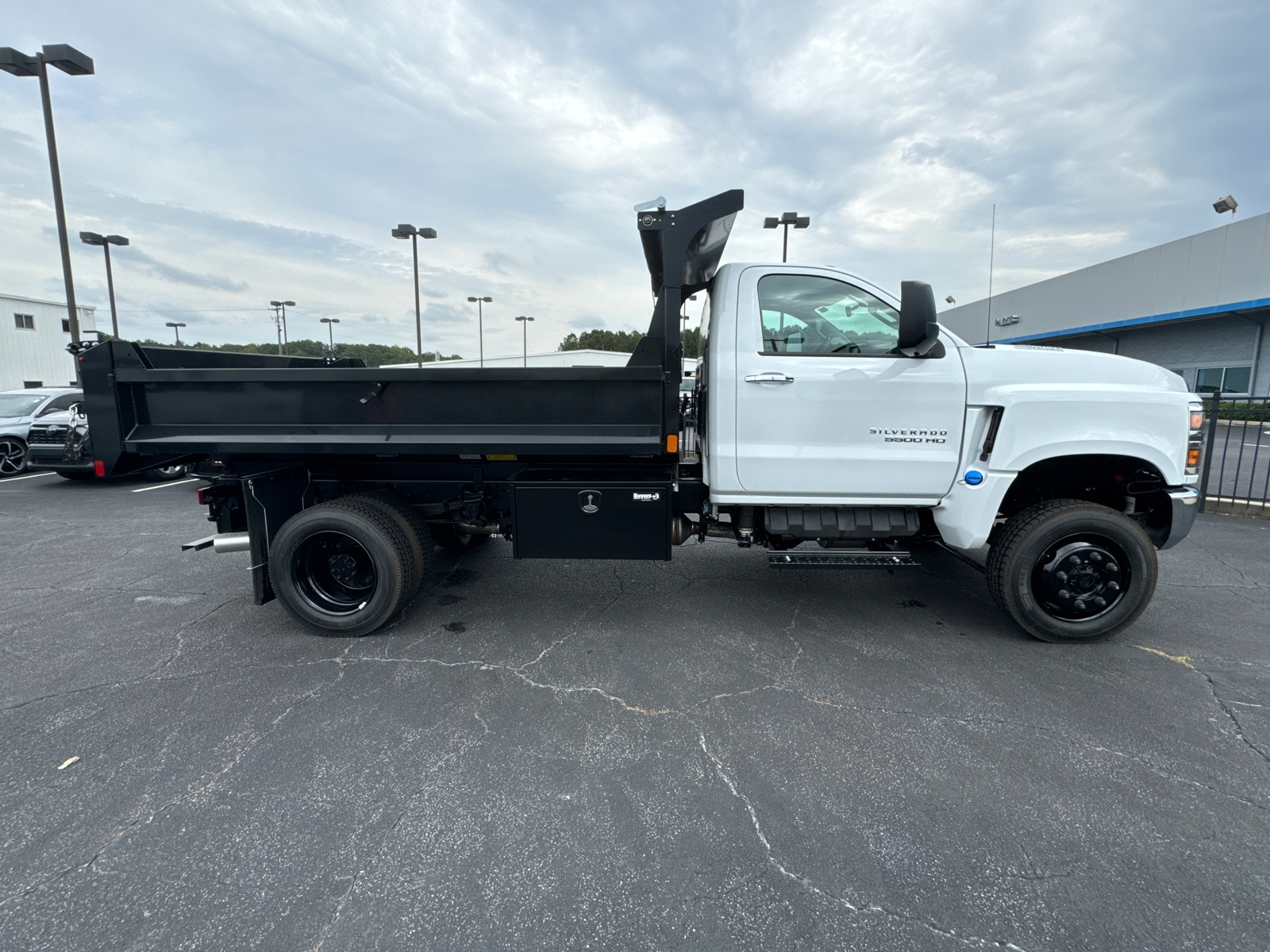 2024 Chevrolet Silverado 4500HD Work Truck 5