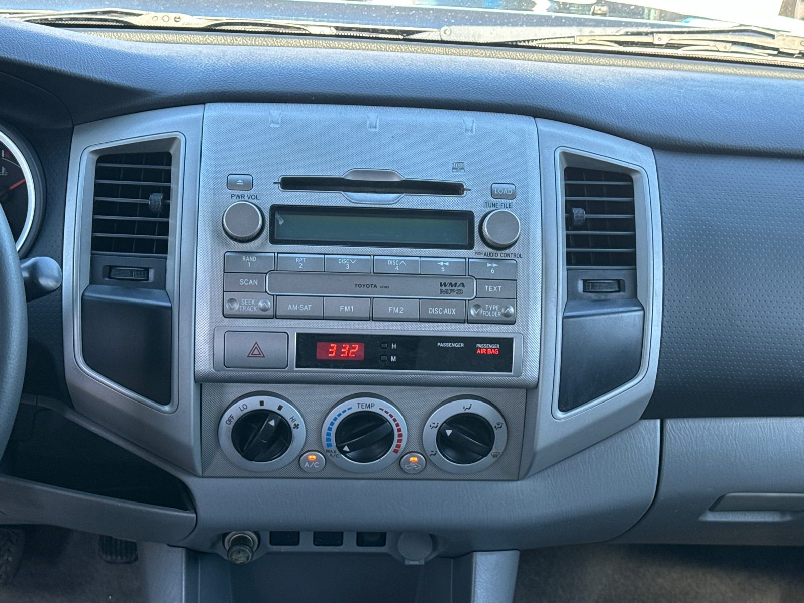 2010 Toyota Tacoma PreRunner 28