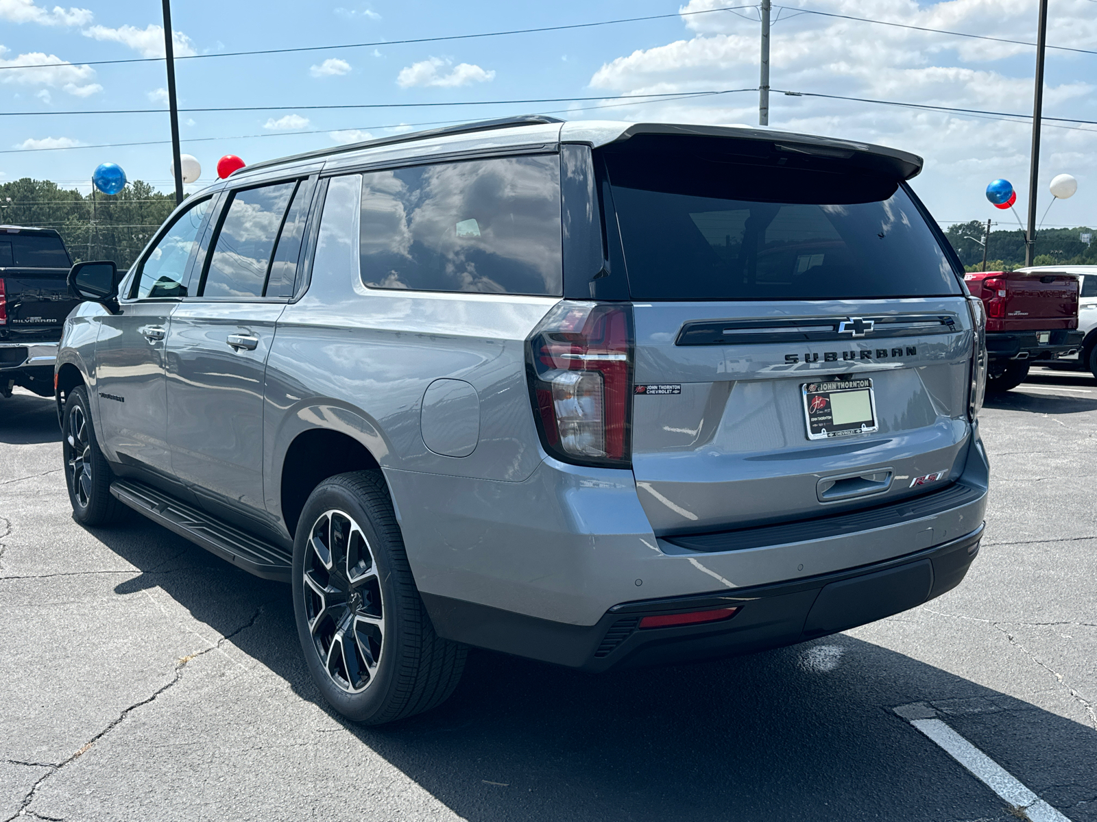 2024 Chevrolet Suburban RST 8